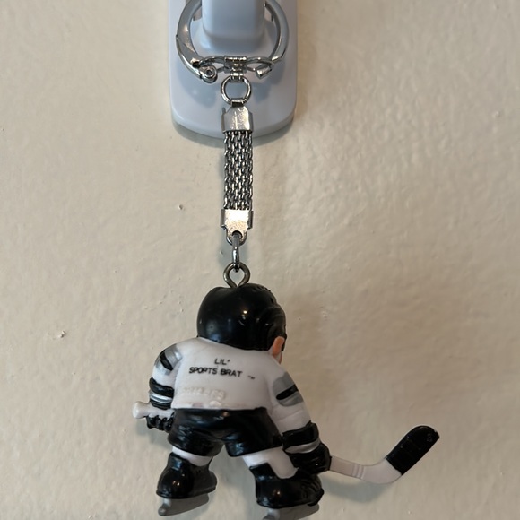 sports br Other La Kings Hockey Player Keychain Vintage From The 8s